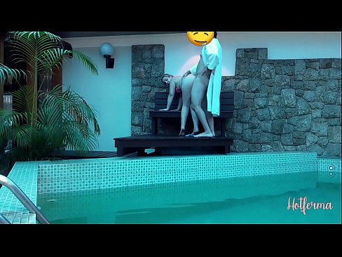 ❤️ Baas noeget faam nei it swimbad, mar koe net wjerstean in hot ️ Fuckfideo op fy.makesexnotwar.ru