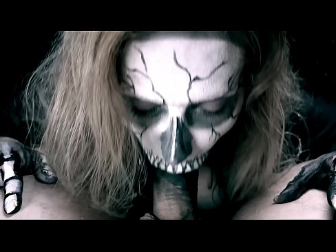 ❤️ Demon famke sûgje hoanne mei har swarte mûle en slikken cum. ️ Fuckfideo op fy.makesexnotwar.ru